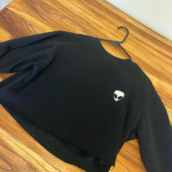 Brandy Melville Black Alien Patch Sweatshirt - Picture 3 of 4